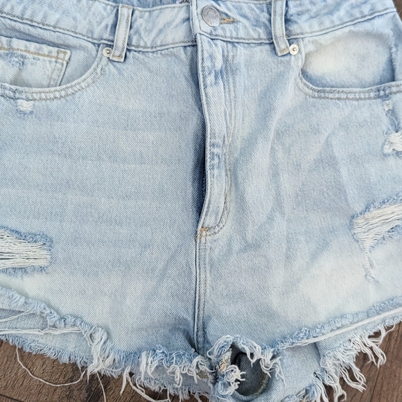 Garage Denim Festival Jean distressed shorts Size 9 - Picture 2 of 8